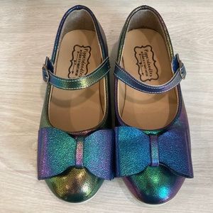 Pipperdoodles Bow shoes Rainbow Peacock bow shoes girls size 1 bow shoes